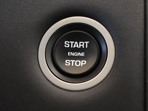 Used 2020 Land Rover Discovery HSE image 23