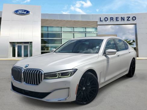 Used 2022 BMW 740i w/ Premium Package RWD image 1