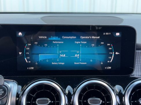 Used 2022 Mercedes-Benz GLB 250 GLB 250 w/ Premium Package Lite image 26