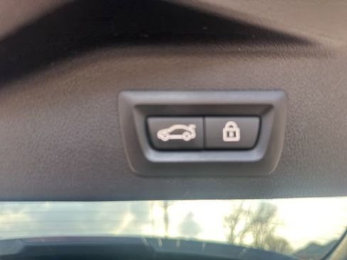 Used 2019 BMW X5 xDrive50i w/ M Sport Package image 31