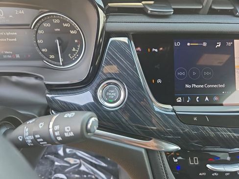 Used 2024 Cadillac XT6 Premium Luxury w/ LPO, Floor Liner Package AWD/4WD image 20