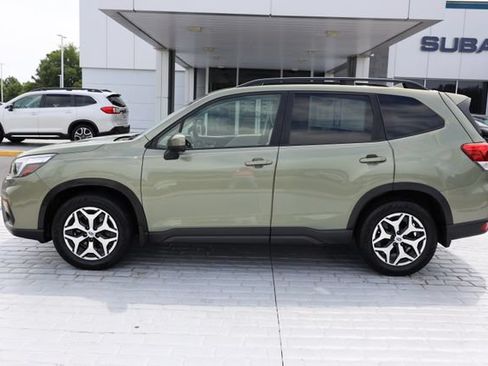 Used 2021 Subaru Forester Premium AWD/4WD image 2