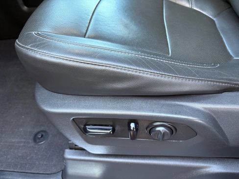 Used 2020 GMC Sierra 3500 SLT w/ SLT Premium Plus Package image 21