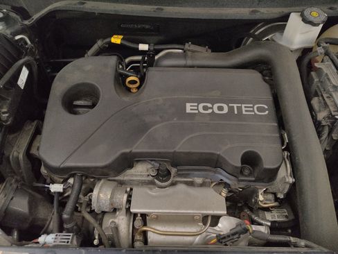 Used 2020 Chevrolet Equinox LT image 30