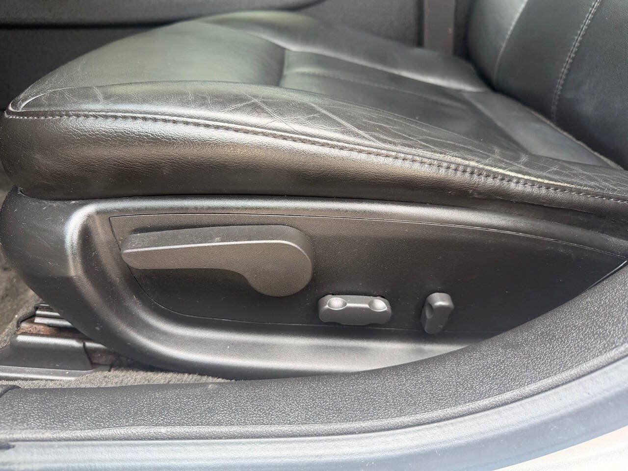 Used 2008 Chevrolet Impala LTZ FWD image 16