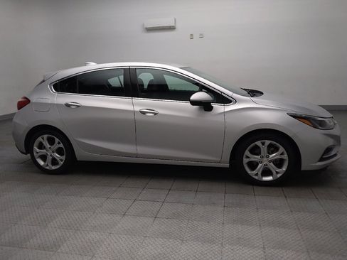 Used 2017 Chevrolet Cruze Premier FWD image 11