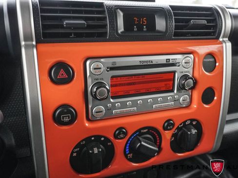 Used 2013 Toyota FJ Cruiser 4WD w/ Upgrade Pkg image 27