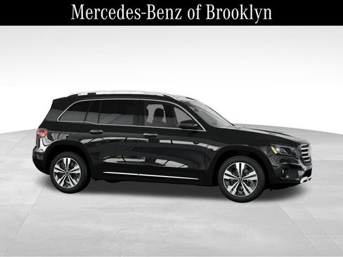 Used 2025 Mercedes-Benz GLB 250 4MATIC image 14