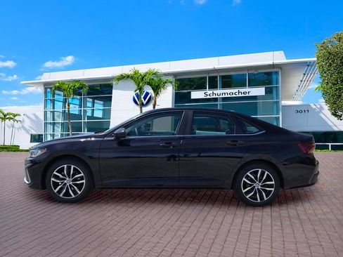 New 2026 Volkswagen Jetta SE FWD image 4