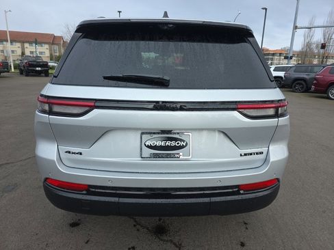 Used 2025 Jeep Grand Cherokee Limited w/ Luxury Tech Group II image 4