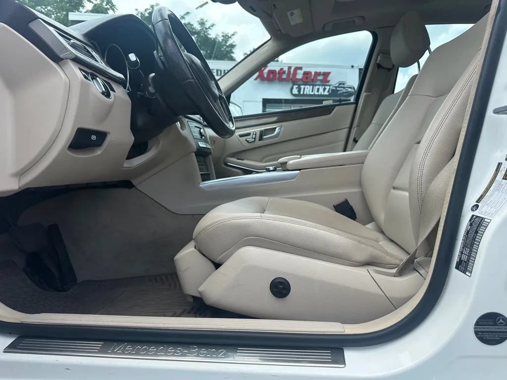 Used 2016 Mercedes-Benz E 350 Sedan w/ Premium Package image 8