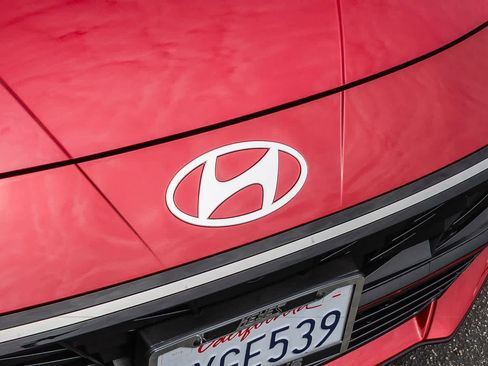 Certified 2025 Hyundai Elantra SEL FWD image 14