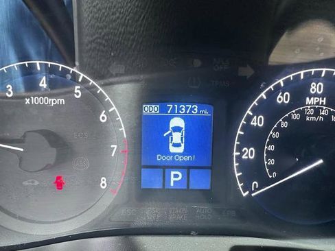 Used 2010 Hyundai Genesis 4.6 image 18