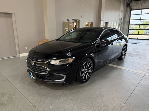Used 2016 Chevrolet Malibu LT w/ Leather Package FWD image 2