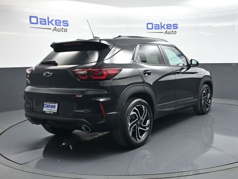 Used 2024 Chevrolet TrailBlazer RS w/ Driver Confidence Package image 8