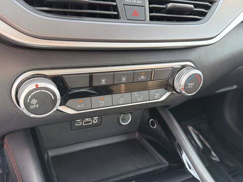 Used 2024 Nissan Altima 2.5 SR FWD image 26