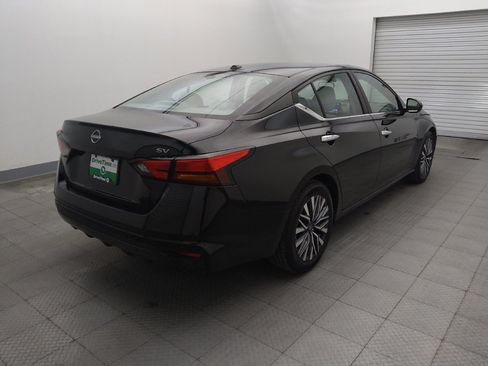 Used 2023 Nissan Altima 2.5 SV FWD image 9