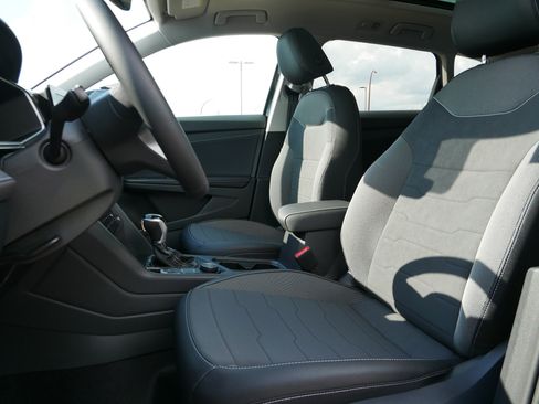 New 2026 Volkswagen Taos SE AWD/4WD image 4