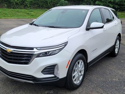 Used 2022 Chevrolet Equinox LT AWD/4WD image 3