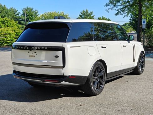 Used 2022 Land Rover Range Rover Long Wheelbase SE AWD/4WD image 4