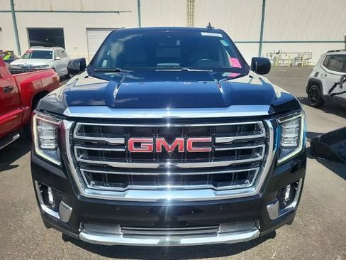 Used 2023 GMC Yukon XL SLT AWD/4WD image 5