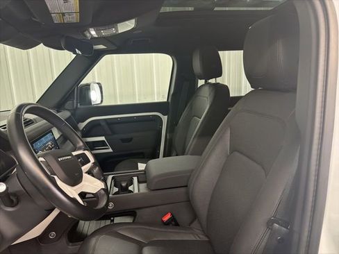 Used 2023 Land Rover Defender 110 S image 10