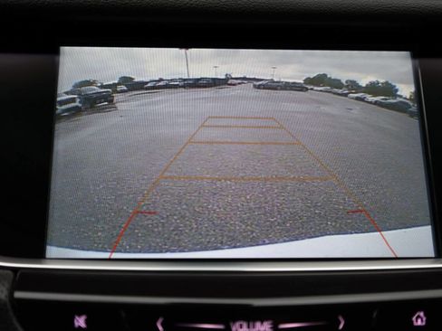Used 2018 Cadillac XT5 FWD image 22