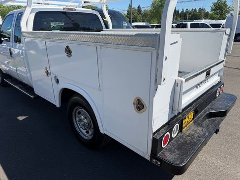Used 2015 Ford F250 XL w/ Camper Package image 14