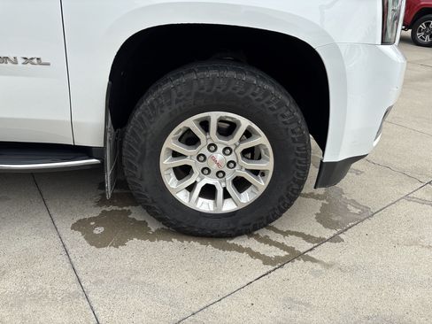 Used 2019 GMC Yukon XL SLT AWD/4WD image 35