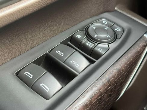 Used 2023 GMC Sierra 3500 Denali image 15