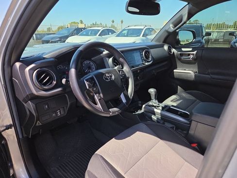 Used 2022 Toyota Tacoma TRD Sport w/ TRD Premium Sport Package RWD image 10