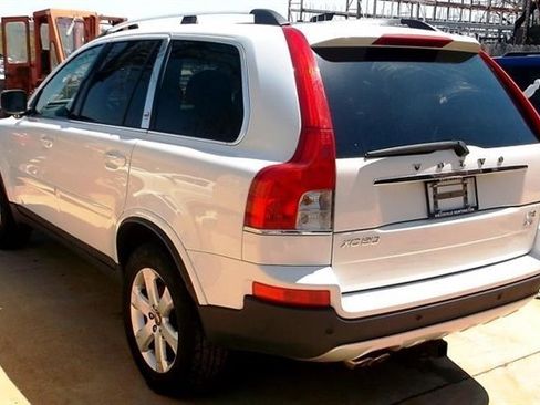 Used 2011 Volvo XC90 V8 AWD/4WD image 3