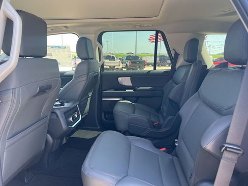 New 2025 Ford Expedition Active image 12