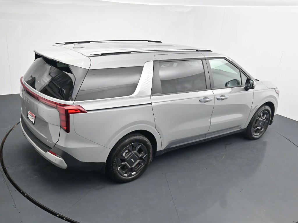 Used 2025 Kia Carnival EX FWD image 27