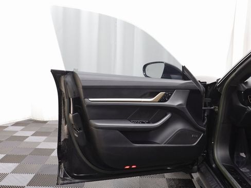 Used 2023 Porsche Taycan GTS image 4