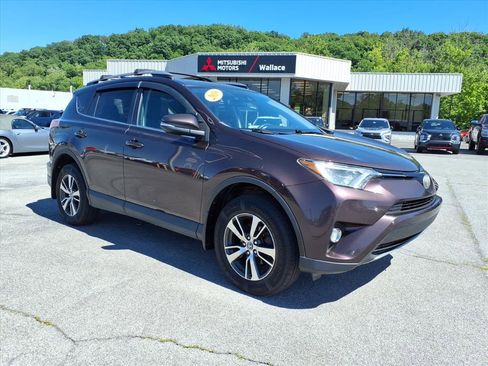 Used 2018 Toyota RAV4 XLE w/ Plus Extra Value Package AWD/4WD image 7