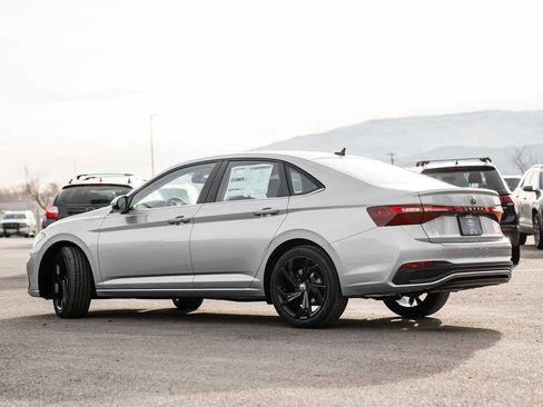 New 2026 Volkswagen Jetta SE image 2