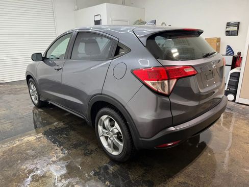 Used 2017 Honda HR-V LX image 7