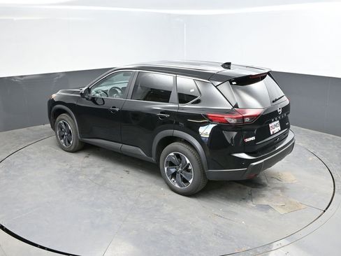 Used 2024 Nissan Rogue SV image 24