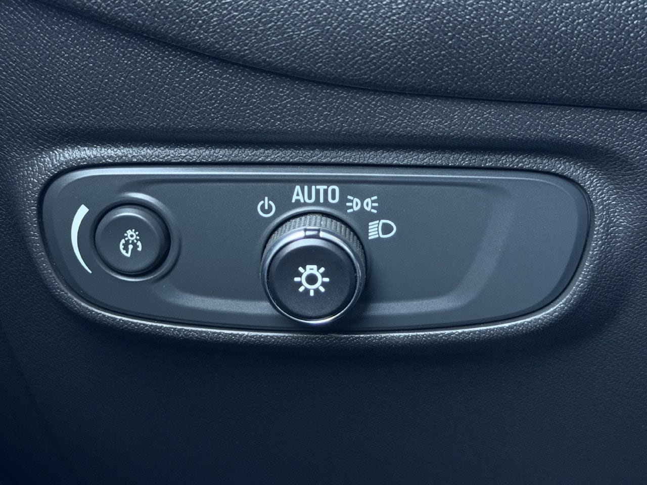 Certified 2024 Chevrolet Equinox LT FWD image 21