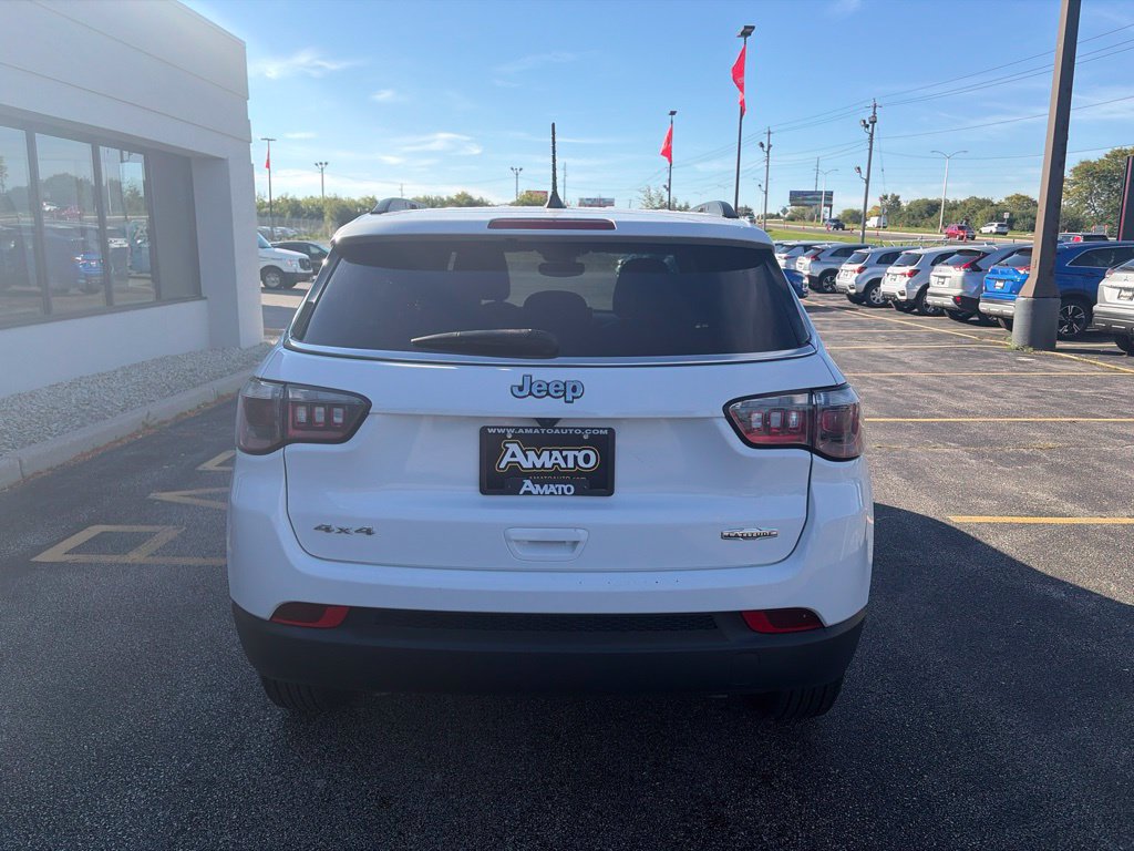 Used 2024 Jeep Compass Latitude AWD/4WD image 4