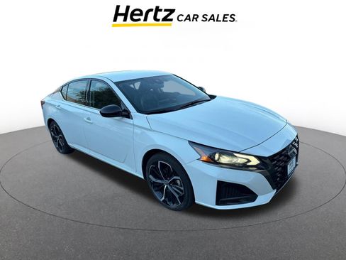 Used 2025 Nissan Altima 2.5 SR image 1