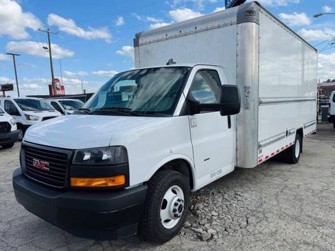 Used 2022 GMC Savana 3500 Extended w/ Power Convenience Package RWD image 4