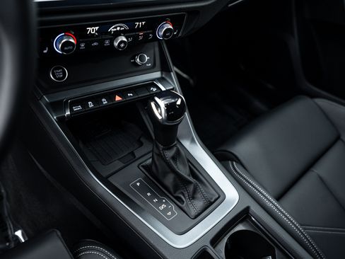 New 2025 Audi Q3 2.0T Premium w/ Convenience Package AWD/4WD image 10