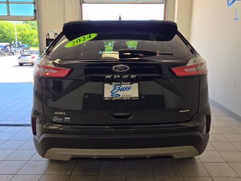 Used 2024 Ford Edge SEL w/ Convenience Package AWD/4WD image 11