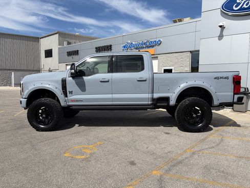 New 2026 Ford F250 Lariat w/ Black Appearance Package AWD/4WD image 9
