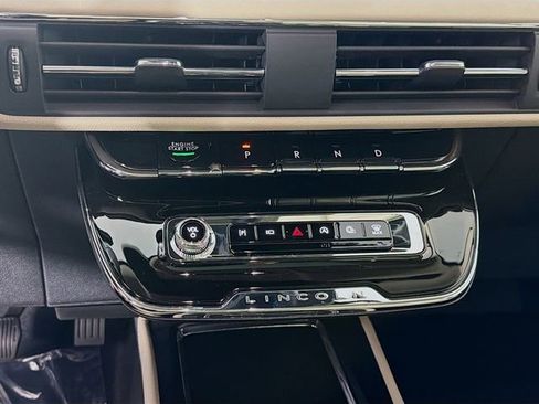 New 2026 Lincoln Corsair Premiere image 17