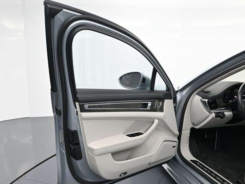 Used 2023 Porsche Panamera Turbo S image 16