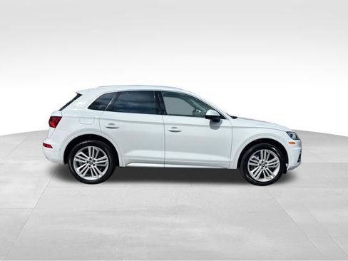 Used 2019 Audi Q5 Prestige w/ Prestige Package AWD/4WD image 6