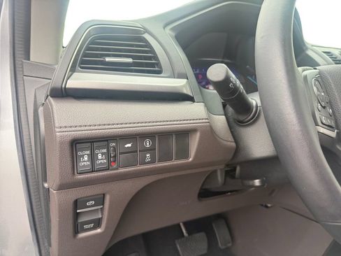 Used 2023 Honda Odyssey EX-L image 13
